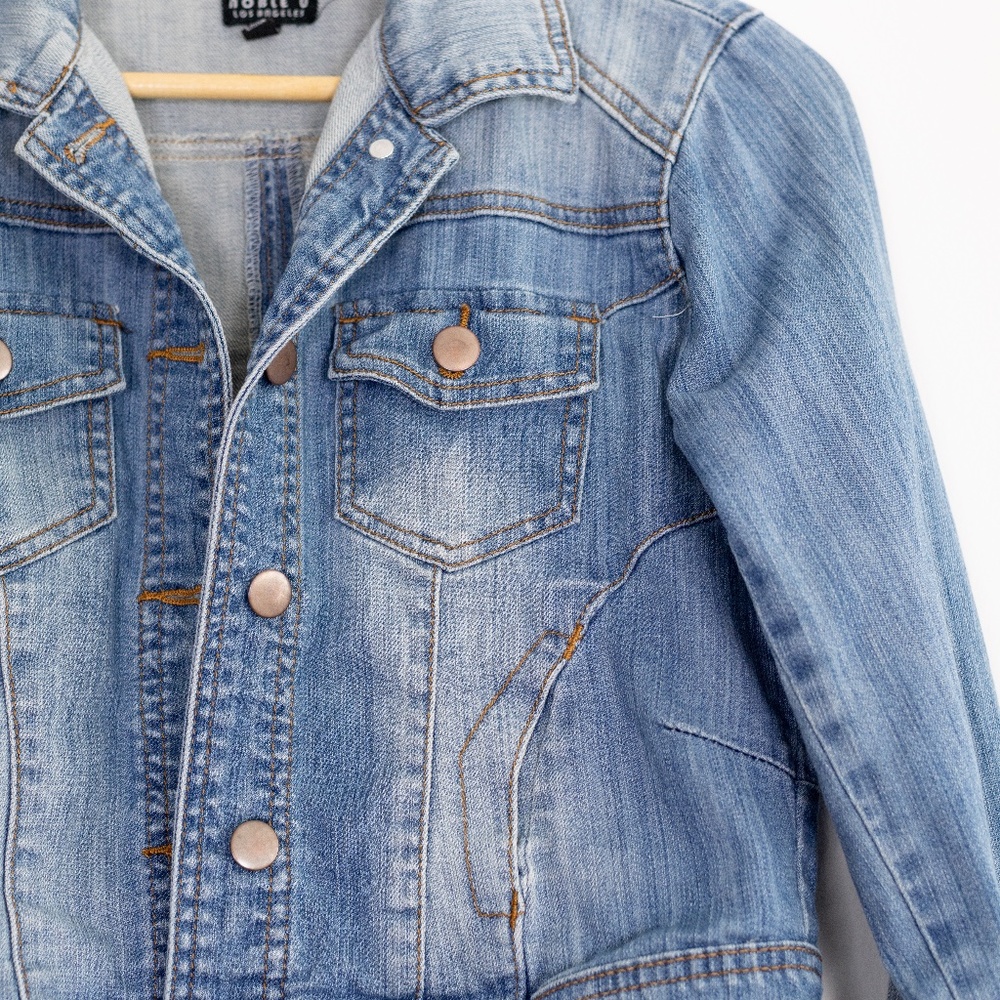 Small Cropped Jean Jacket - Picture 3 of 11